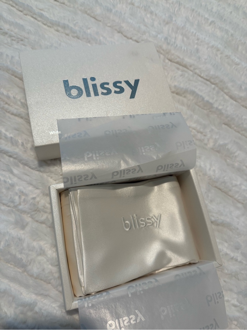 Blissy White Bliss Women Accessories Box